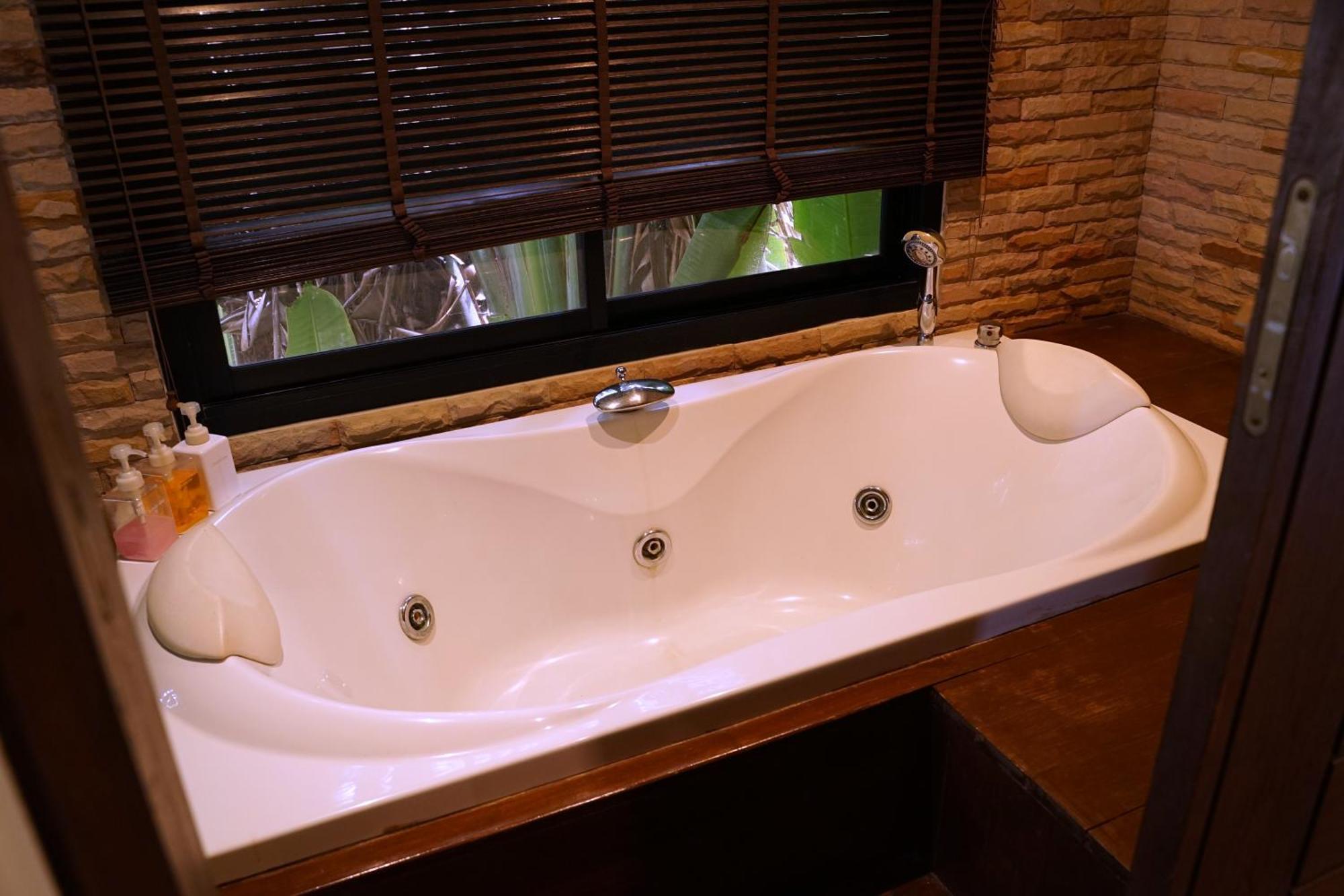 Large 4 Bed Villa Short Walk To Maenam Beach Mae Nam Exterior photo